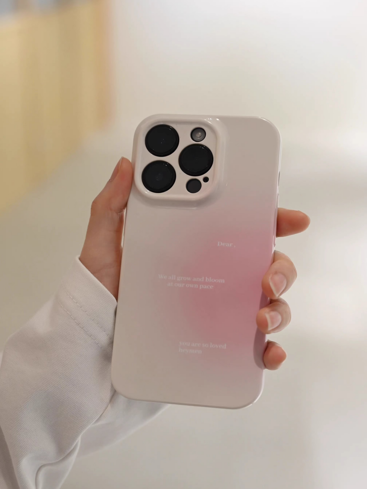 Estuche rígido con película brillante de color rosa cerezo importado para iPhone